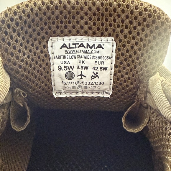 Altama Maritime Assault Low boots in a MultiCam camouflage pattern. Size 9.5W - Picture 8 of 9